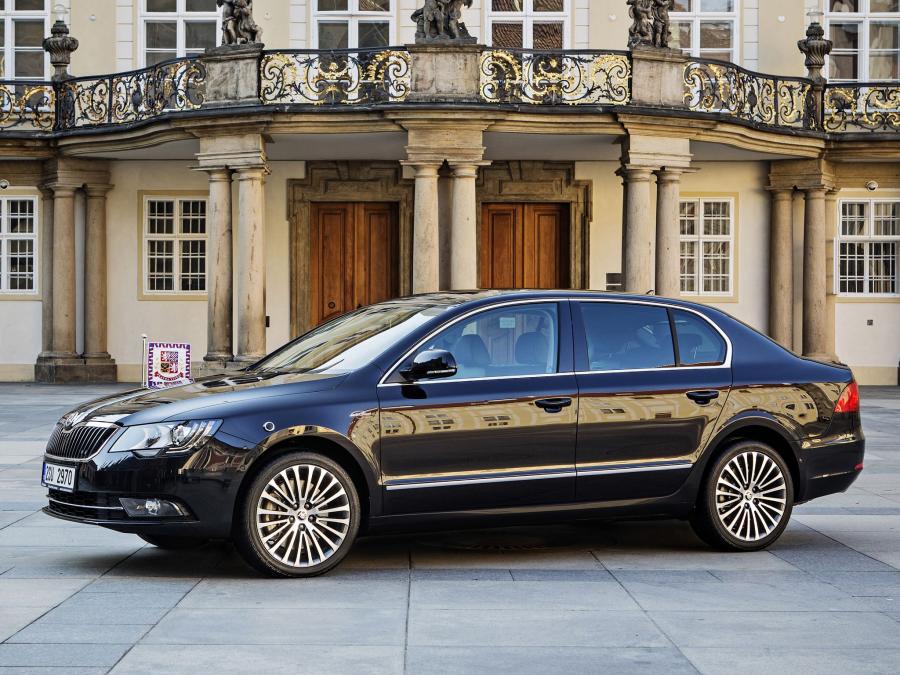  Skoda Superb Laurin & Klement 2013 года  (фото 2 из 10)